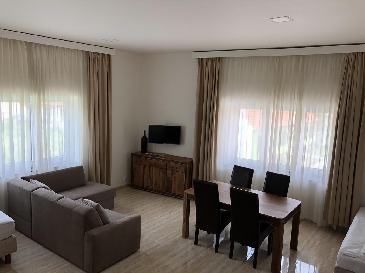 Apartman Za Radnici Valtice Exterior photo